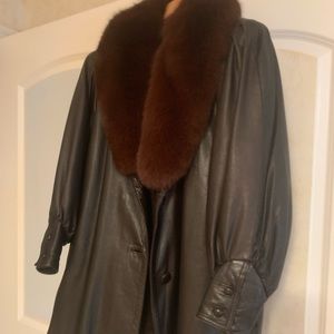Women Leather Coat, Size M, with warm liner and fur collar